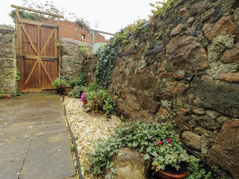 Cottage | Property grounds