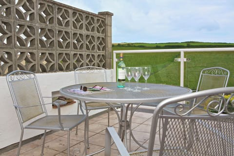 Cottage | Outdoor dining