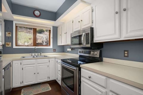 Beautiful kitchen fully appointed with everything you need to with everything you will need