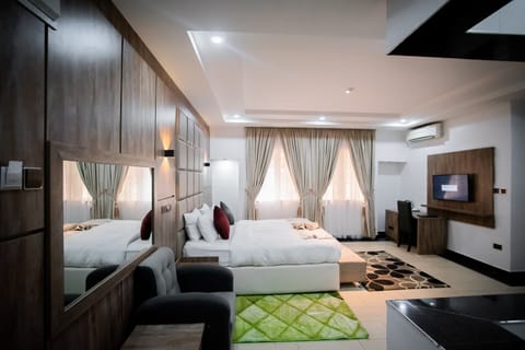 Business Room | Free WiFi