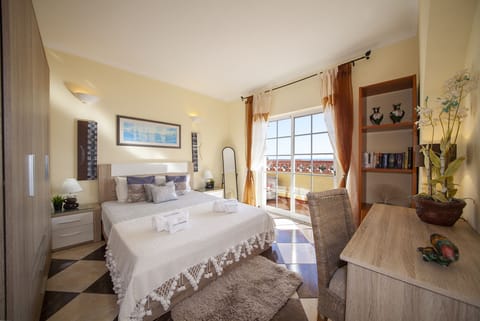 Apartment, 2 Bedrooms, Sea View | 2 bedrooms, cribs/infant beds, free WiFi, bed sheets