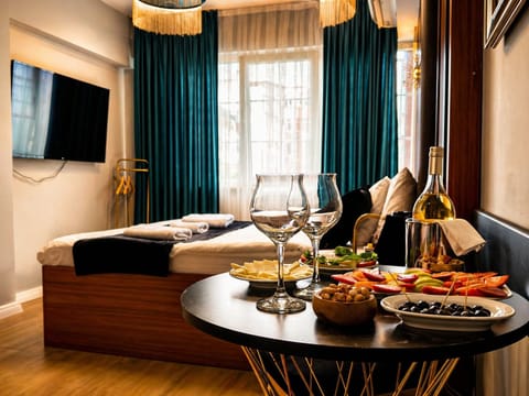 Exclusive Room, 1 Double Bed | Living area
