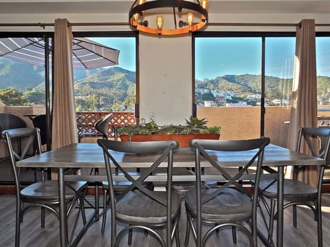 B45: Penthouse Dining and Fabulous City and Harbor Views from B45