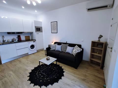 Quiet renovated studio located in the city center Apartment in Cagnes-sur-Mer