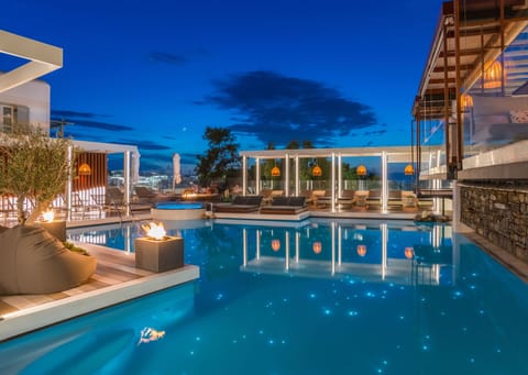 2 outdoor pools, sun loungers