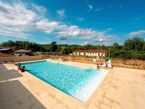 Water, Cloud, Sky, Plant, Swimming Pool, Building, Azure, Tree, House, Chair