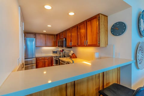 Breakfast bar with seating for two. 