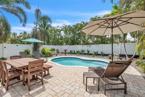 House, 2 Bedrooms | Pool
