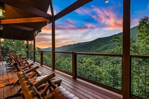 Cabin, 3 Bedrooms | Property grounds
