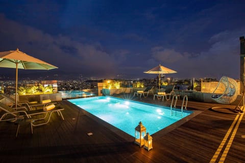 Outdoor pool, open 9:00 AM to 7:30 PM, pool umbrellas, sun loungers