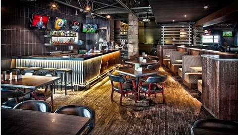 2 bars/lounges, lobby lounge, brewpub