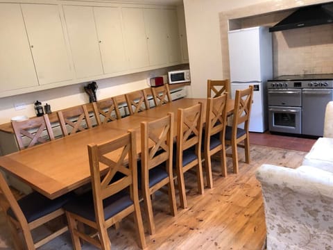 The fully equipped kitchen