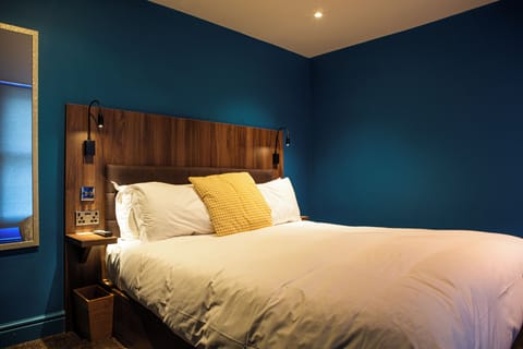 Superior Double Room | Iron/ironing board, free WiFi, bed sheets