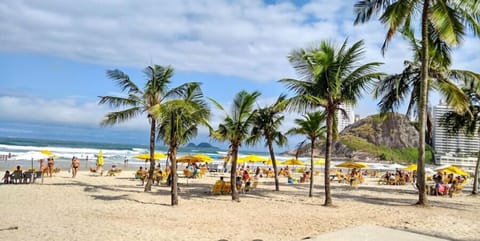 Beach nearby, white sand, 10 beach bars