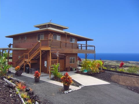 Milolii Whale House
