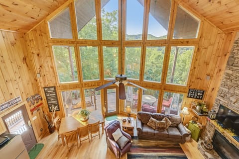 Cabin, 4 Bedrooms | Interior