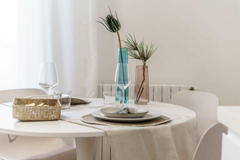 Apartment, 1 Bedroom | In-room dining