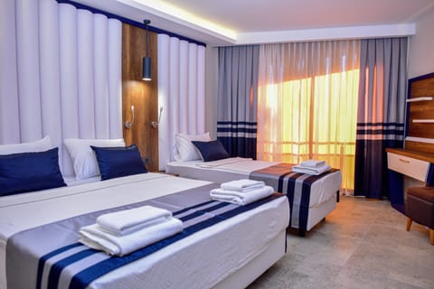Standard Triple Room | Premium bedding, Select Comfort beds, minibar, soundproofing