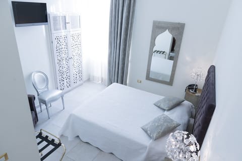 Deluxe Double Room | Desk, soundproofing, free WiFi, bed sheets