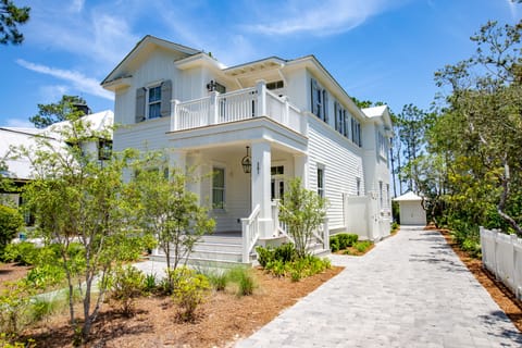 Kindness Matter - Front view of Kindness Matters.