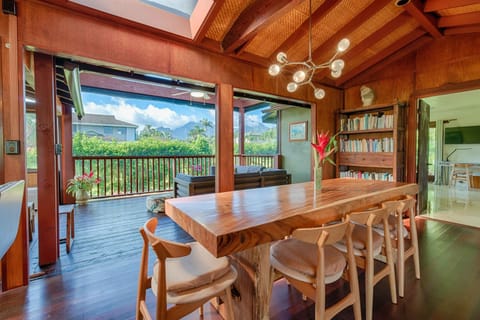 Dining Area with View of Lanai