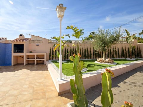 Flowerpot, Garden, Shade, Landscaping, Tile, Courtyard, Hacienda, Houseplant, Eco Hotel