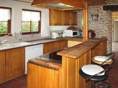 Cabinetry, Furniture, Property, Countertop, Window, Kitchen Sink, Building, Kitchen, Kitchen Appliance, Wood