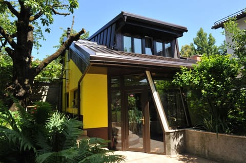 Bungalow apartment Sabina with private garden, free AC, WiFi and parking