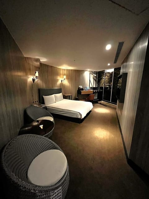 Standard Double Room | Down comforters, minibar, in-room safe, desk