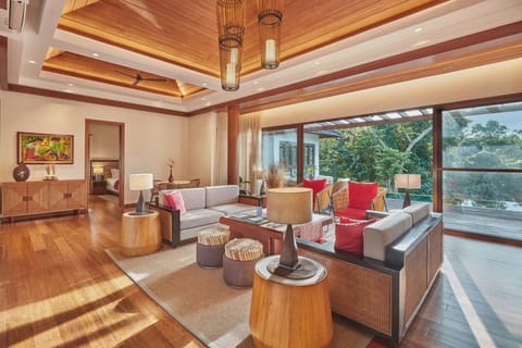 Room, 1 Double Bed, Balcony | Living area