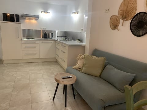 Comfort Apartment (3 persons) | Private kitchen | Full-size fridge, microwave, stovetop, espresso maker