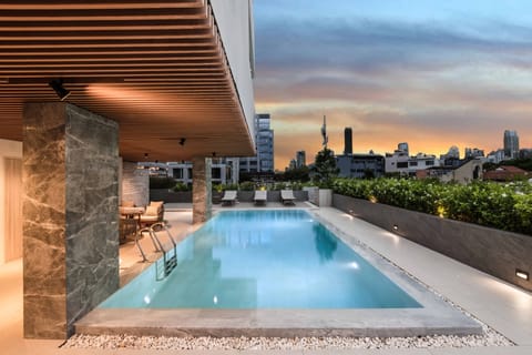 Outdoor pool, sun loungers