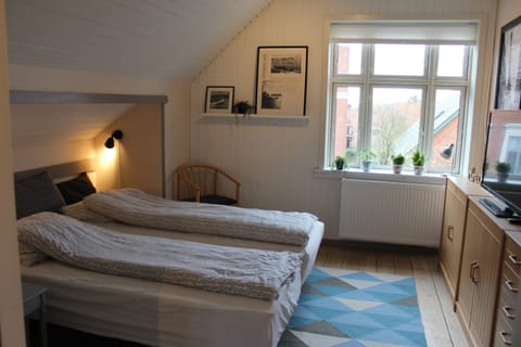 Double or Twin Room (2) | Individually decorated, individually furnished, iron/ironing board