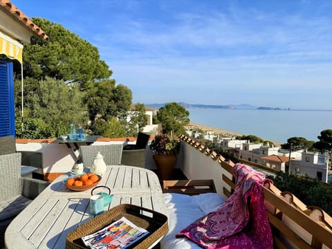 Apartment with sea views to  500 mts from the beach-BEGUR-COSTA BRAVA. 4 people.