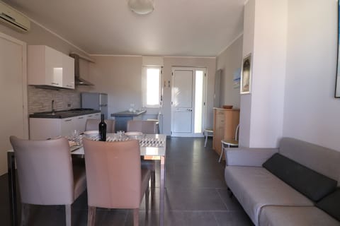House, 2 Bedrooms, Balcony, City View | Living room
