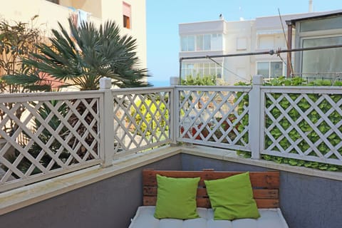 House, 1 Bedroom, Balcony, City View | Property grounds