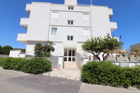 House, 1 Bedroom, Balcony, City View | Exterior