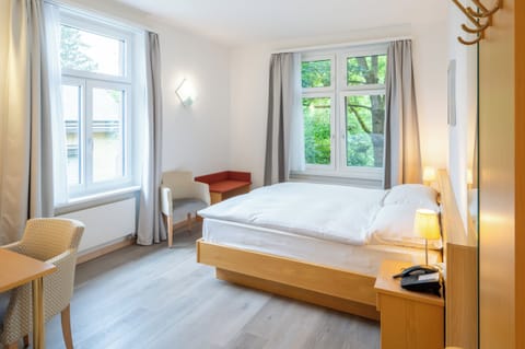 Standard Double or Twin Room, Non Smoking | Individually furnished, desk, laptop workspace, blackout drapes