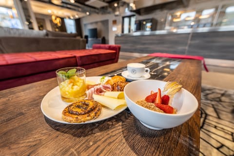 Daily buffet breakfast for a fee