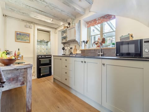 Kitchen | Vine Cottage - Clevency Cottages, Great Snoring, near Fakenham
