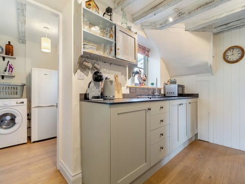 Kitchen | Vine Cottage - Clevency Cottages, Great Snoring, near Fakenham