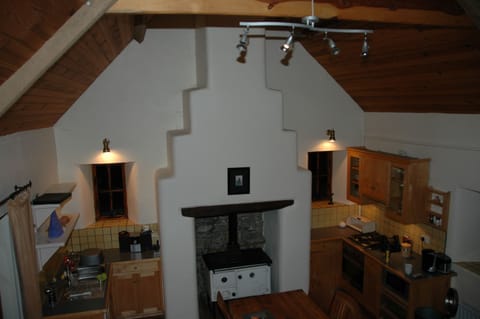 Kitchen showing 18th century chimney 