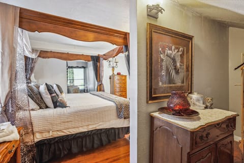 House, 4 Bedrooms | 4 bedrooms, iron/ironing board, free WiFi, bed sheets