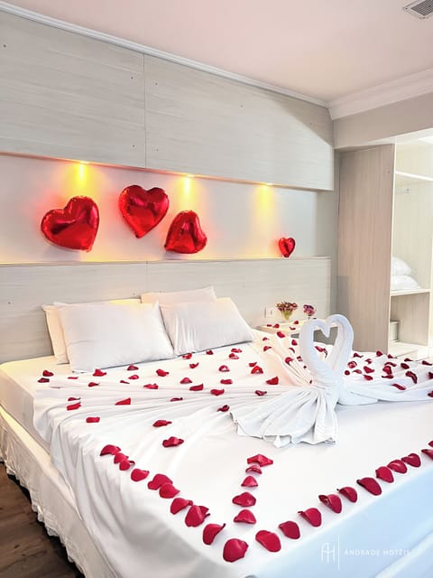 Standard Double Room | Minibar, in-room safe, desk, soundproofing
