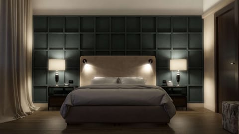 Minibar, in-room safe, desk, laptop workspace