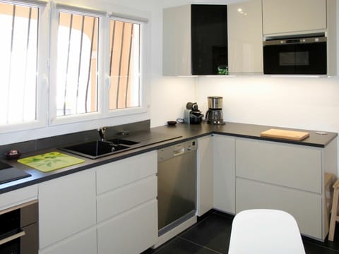 Room, Property, Countertop, Furniture, Kitchen, Cabinetry, Interior Design, Building, House, Real Estate