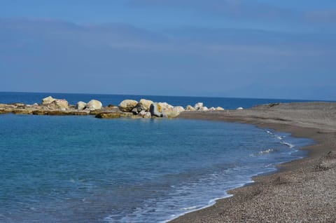 Room, 1 Bedroom, Smoking, Garden View | Beach