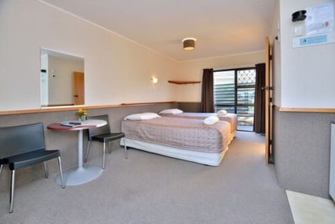 Studio, 2 Twin Beds | Cribs (surcharge), WiFi (surcharge), bed sheets