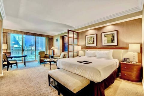 Spacious Suite with a Luxurious KING BED
