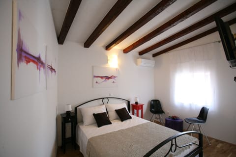 Double Room | Premium bedding, down comforters, individually decorated